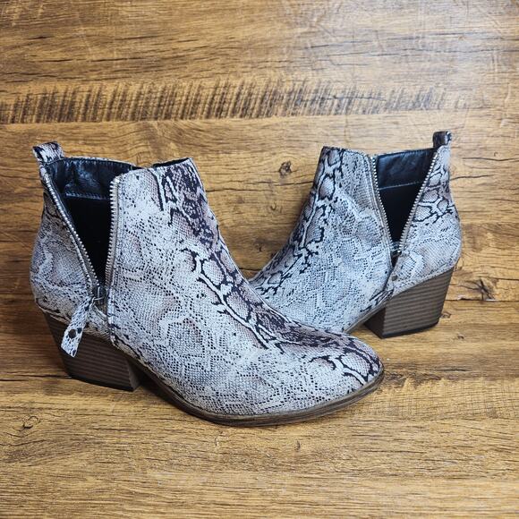 Boutique by Corky's sz 11 tombstone Black Grey Animal print ankle boots - Picture 1 of 9